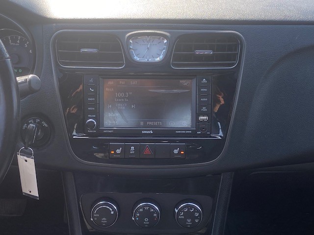 /drivenbyyouautosales/2013-Chrysler-200-4628638972174899.jpg