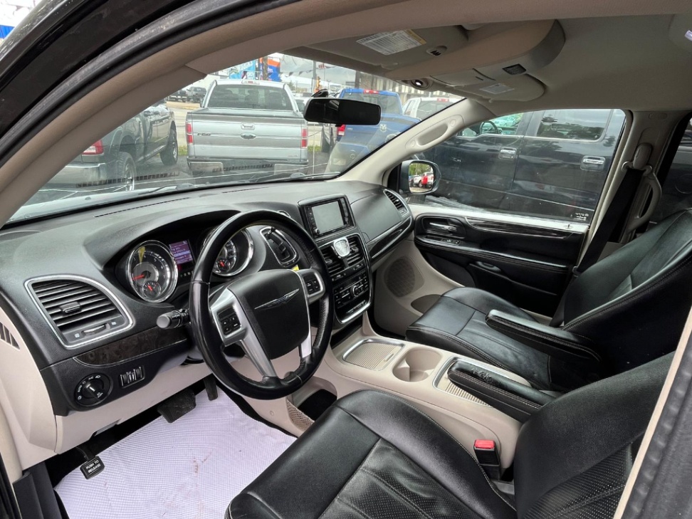 /drivenbyyouautosales/2013-Chrysler-Town&-24511336730869826.jpg