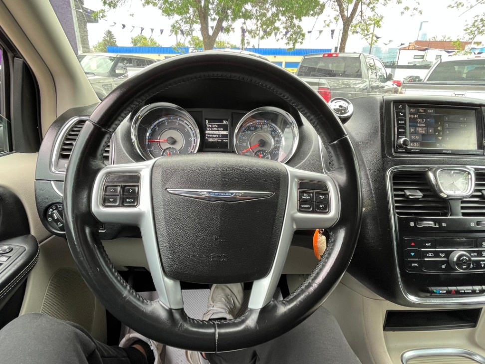 /drivenbyyouautosales/2013-Chrysler-Town&-520587720309786.jpg