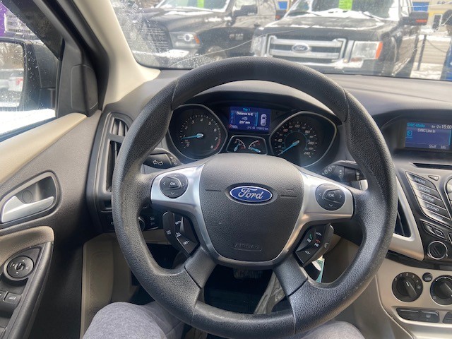 /drivenbyyouautosales/2013-Ford-Focus-7708986209119095.jpg