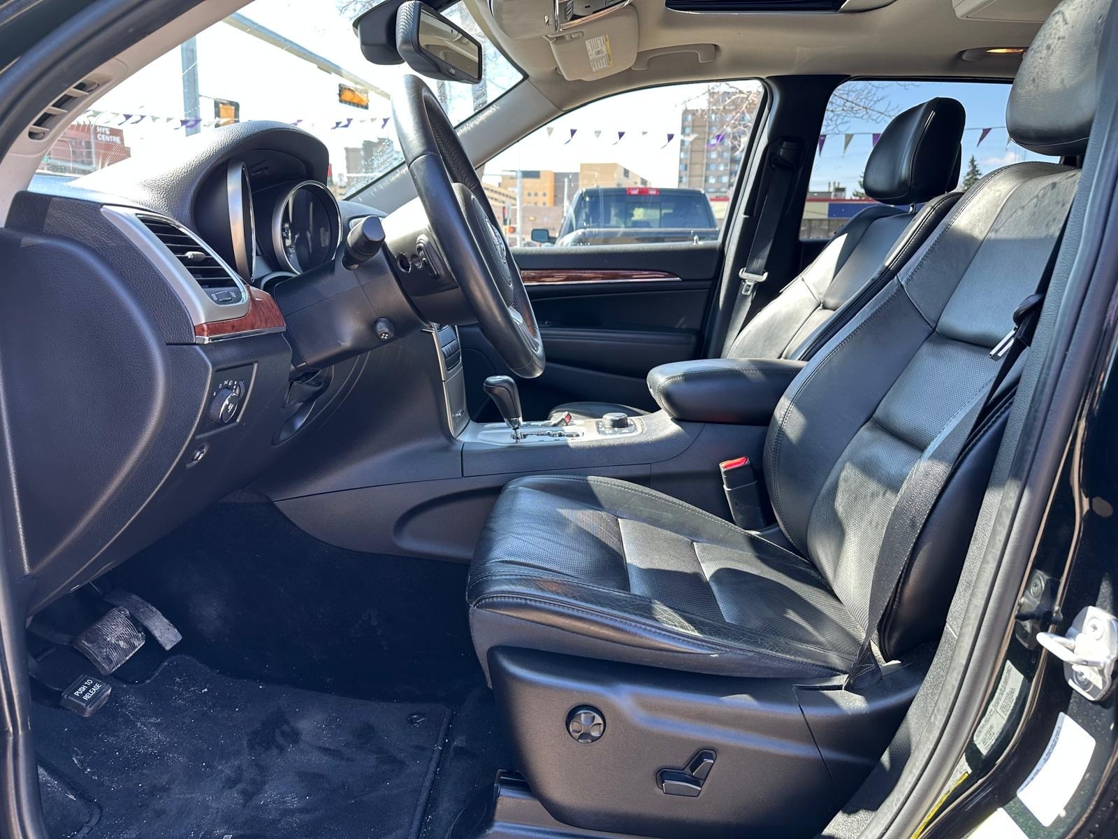 /drivenbyyouautosales/2013-Jeep-GrandCherokee-39618282844624075.jpg