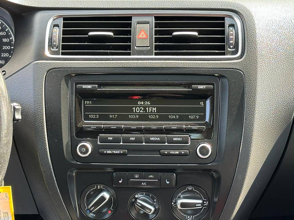/drivenbyyouautosales/2013-Volkswagen-JettaSedan-450529511487618.jpg
