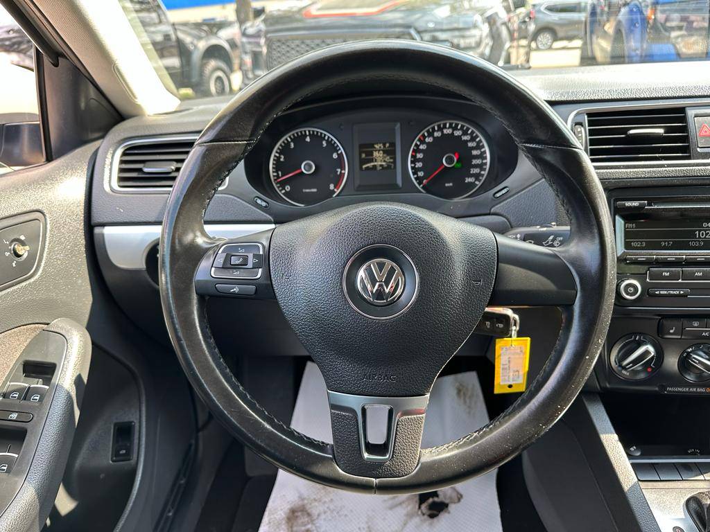 /drivenbyyouautosales/2013-Volkswagen-JettaSedan-5561911741164445.jpg
