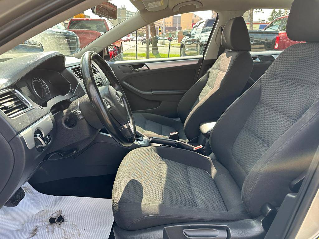 /drivenbyyouautosales/2013-Volkswagen-JettaSedan-8283026332712138.jpg