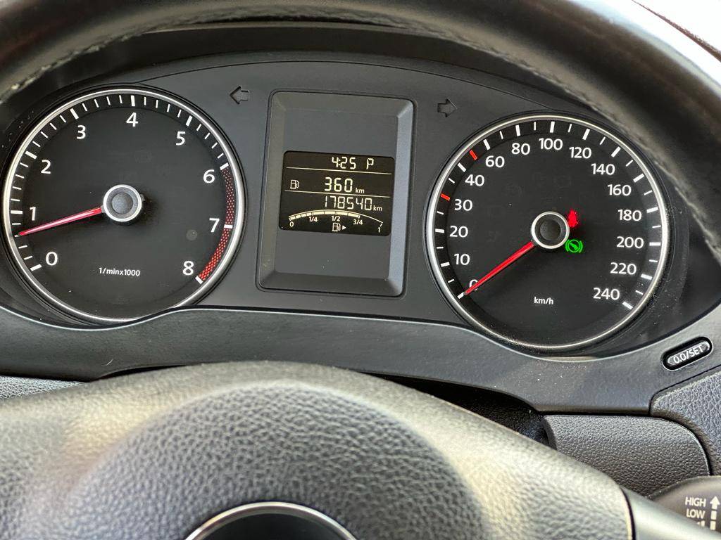 /drivenbyyouautosales/2013-Volkswagen-JettaSedan-9640814752780891.jpg
