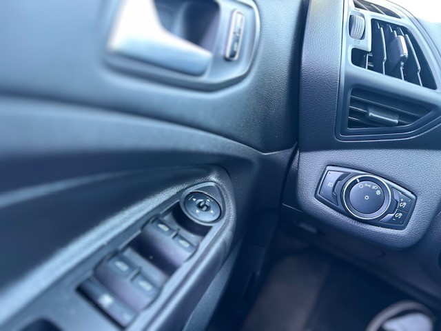 /drivenbyyouautosales/2014-Ford-Escape-8913408139907524.jpg