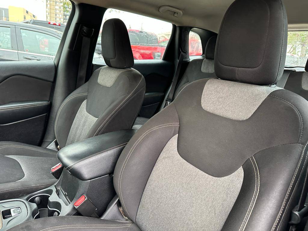 /drivenbyyouautosales/2014-Jeep-Cherokee-2889536403374464.jpg