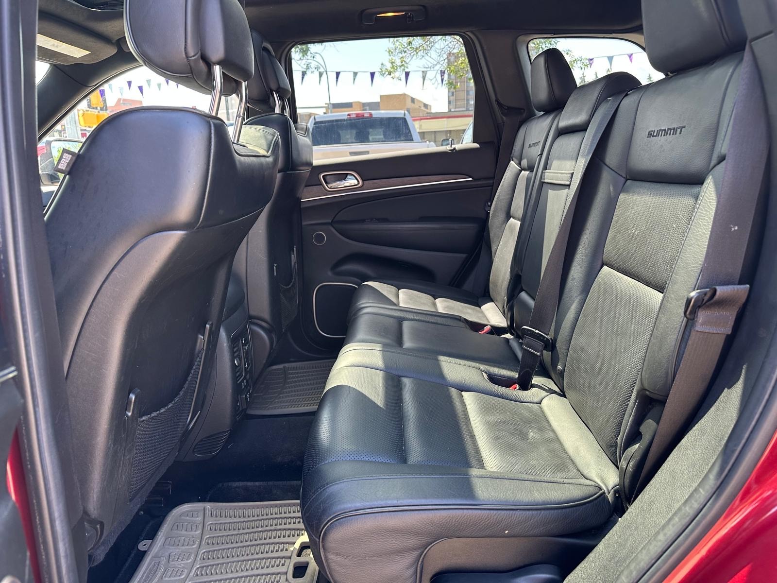 /drivenbyyouautosales/2014-Jeep-GrandCherokee-20754266912490604.jpg