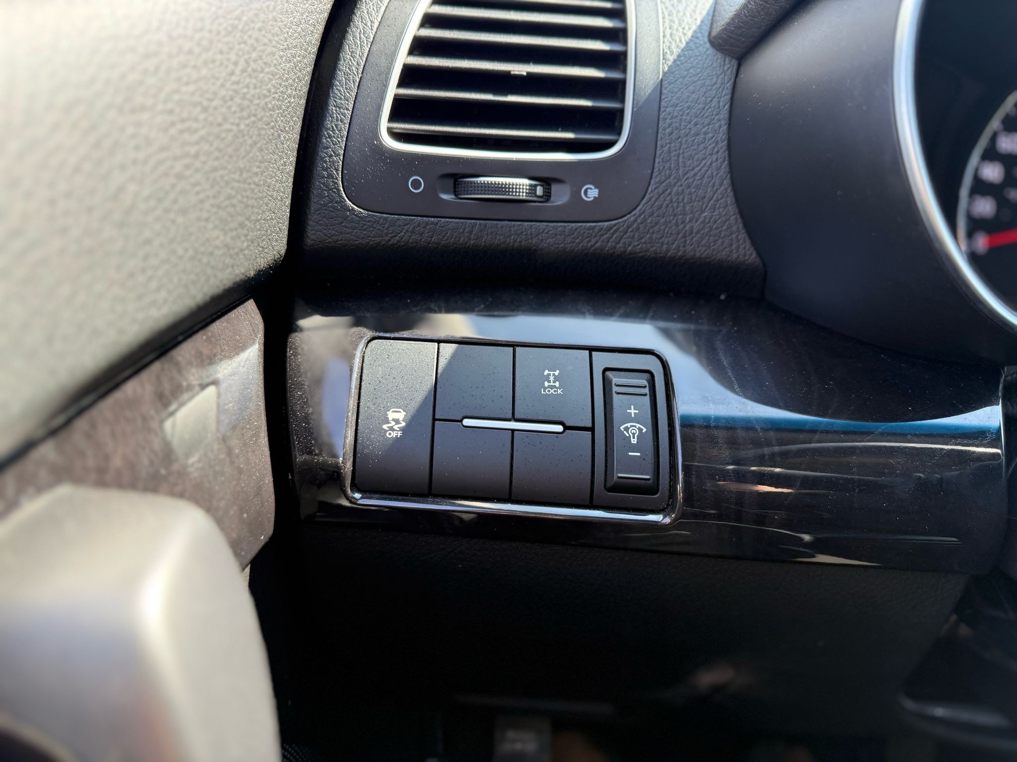 /drivenbyyouautosales/2014-Kia-Sorento-024943926702425623.jpg