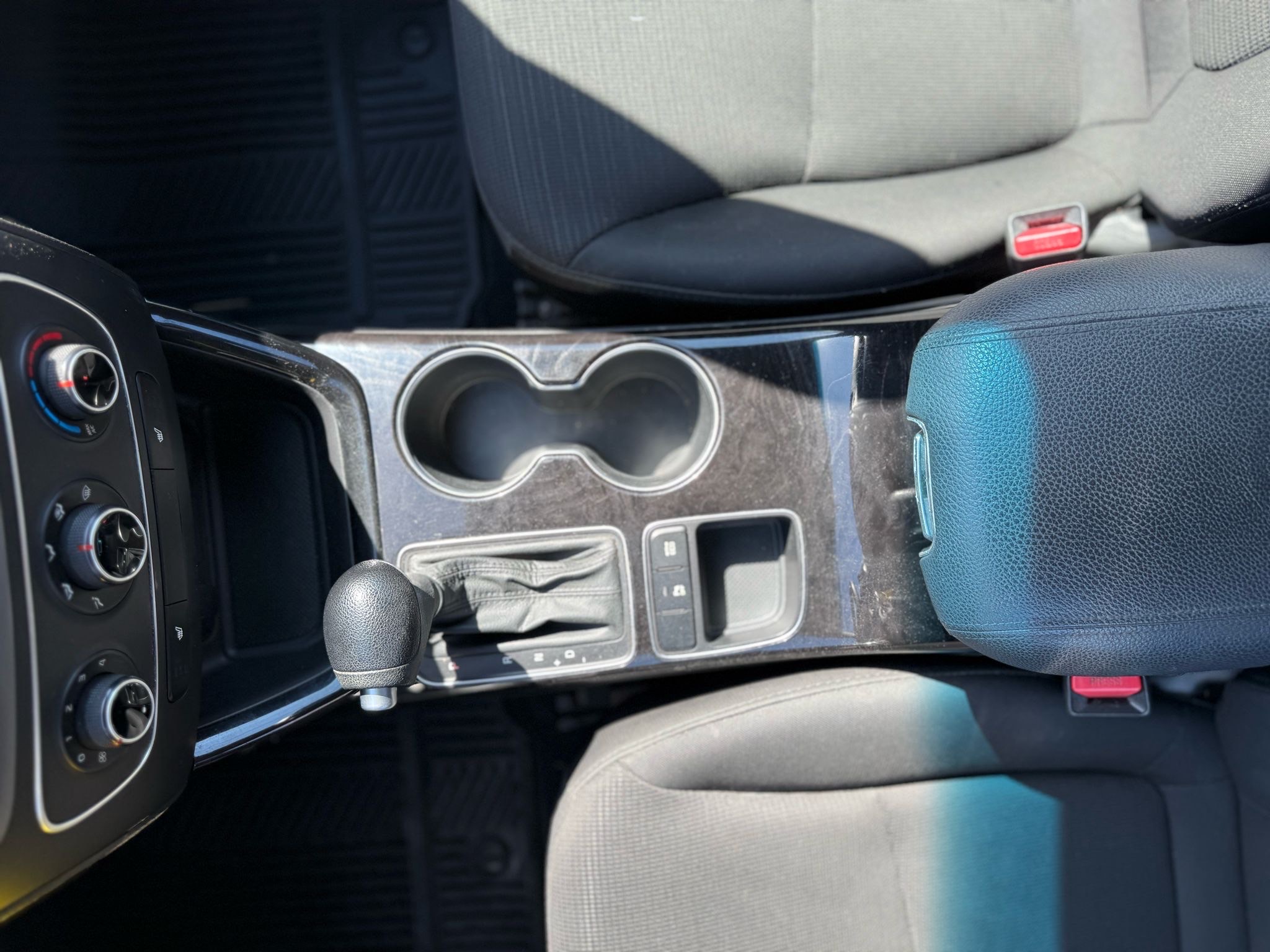 /drivenbyyouautosales/2014-Kia-Sorento-4633883876680356.jpg