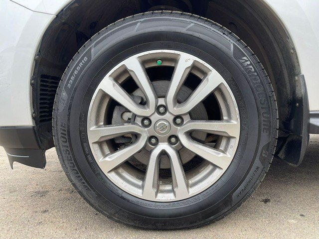 /drivenbyyouautosales/2014-Nissan-Pathfinder-11585624190334198.jpg