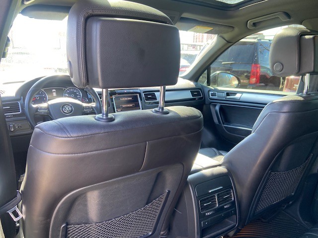 /drivenbyyouautosales/2014-Volkswagen-Touareg-23381075611801028.jpg