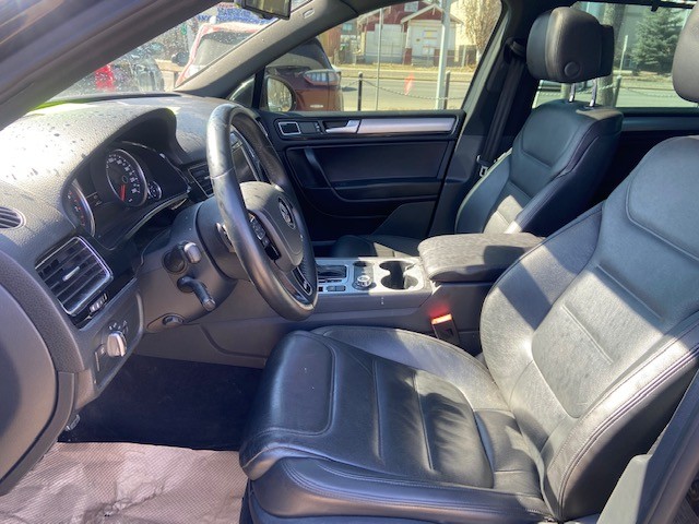 /drivenbyyouautosales/2014-Volkswagen-Touareg-29655016381942834.jpg