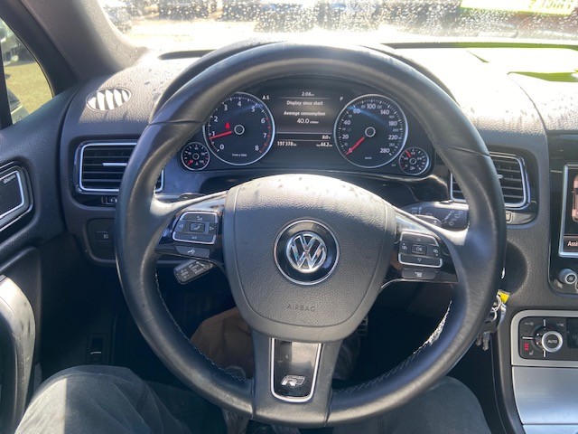 /drivenbyyouautosales/2014-Volkswagen-Touareg-5050309407533478.jpg