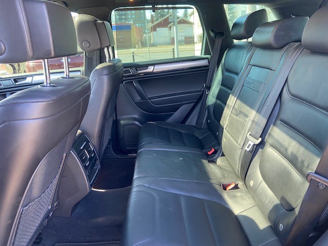 /drivenbyyouautosales/2014-Volkswagen-Touareg-6325325353738374.jpg