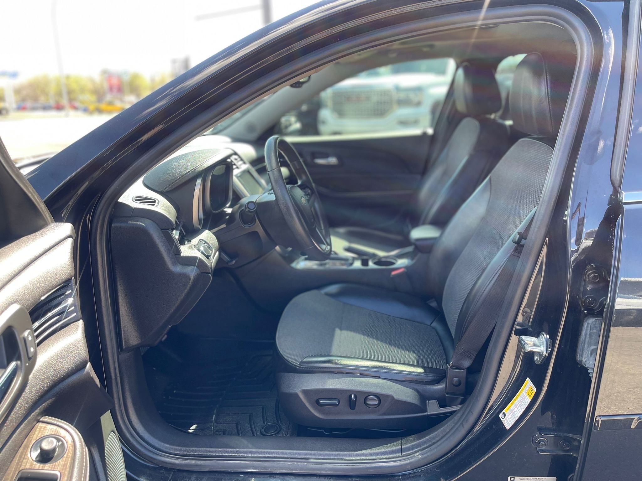 /drivenbyyouautosales/2015-Chevrolet-Malibu-7254393568481672.jpg