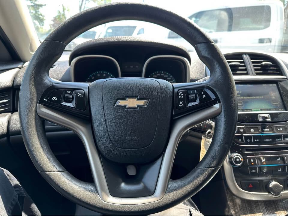 /drivenbyyouautosales/2015-Chevrolet-Malibu-8407157890409711.jpg