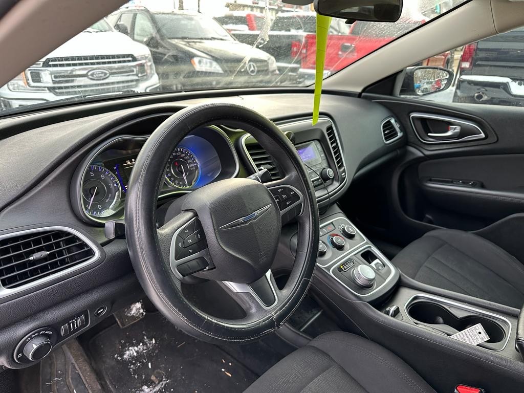 /drivenbyyouautosales/2015-Chrysler-200-14490988008558814.jpg