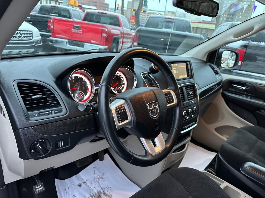 /drivenbyyouautosales/2015-Dodge-GrandCaravan-06839347518104488.jpg