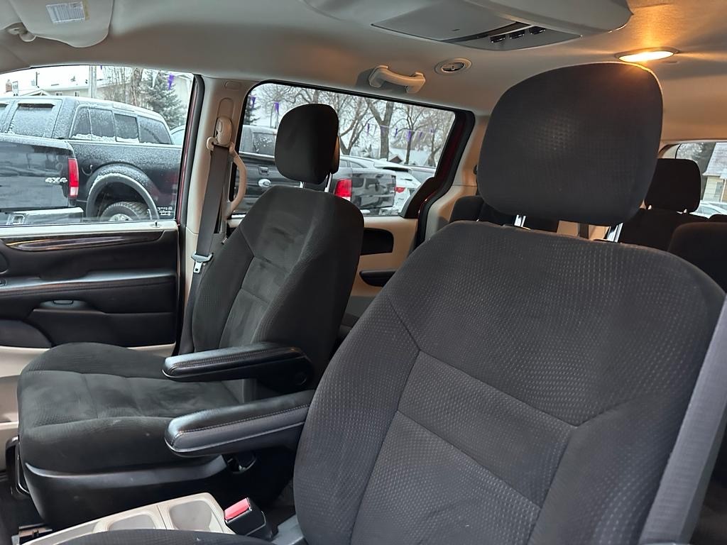 /drivenbyyouautosales/2015-Dodge-GrandCaravan-13810086291568902.jpg