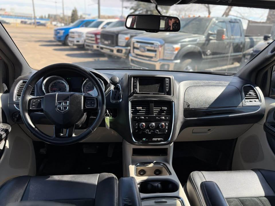 /drivenbyyouautosales/2015-Dodge-GrandCaravan-3469467769801511.jpg