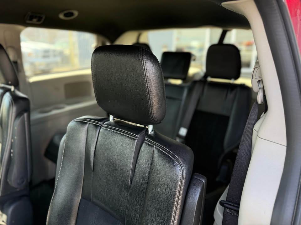 /drivenbyyouautosales/2015-Dodge-GrandCaravan-46451525079135125.jpg