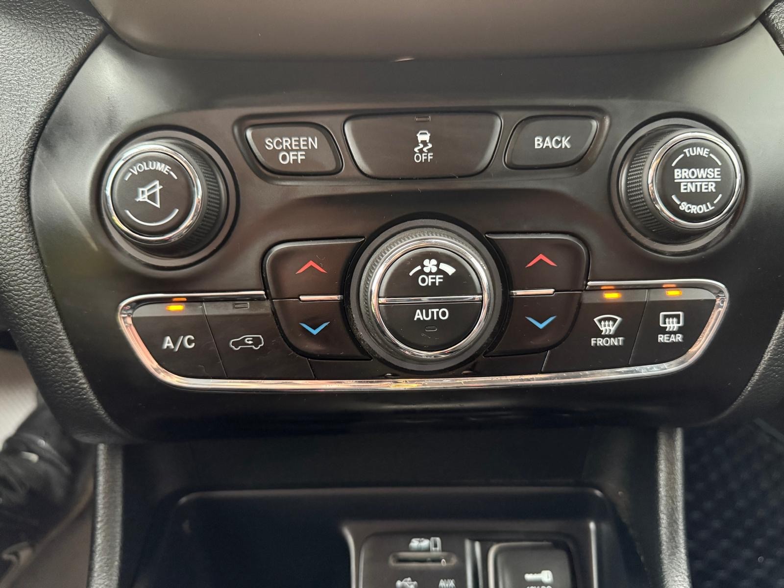 /drivenbyyouautosales/2015-Jeep-Cherokee-5568327161239233.jpg