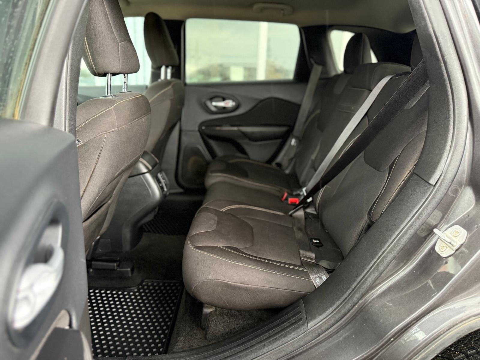 /drivenbyyouautosales/2015-Jeep-Cherokee-5781064005012091.jpg