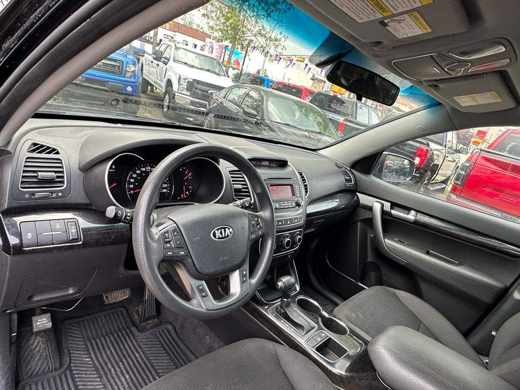 /drivenbyyouautosales/2015-Kia-Sorento-24145993837516255.jpg