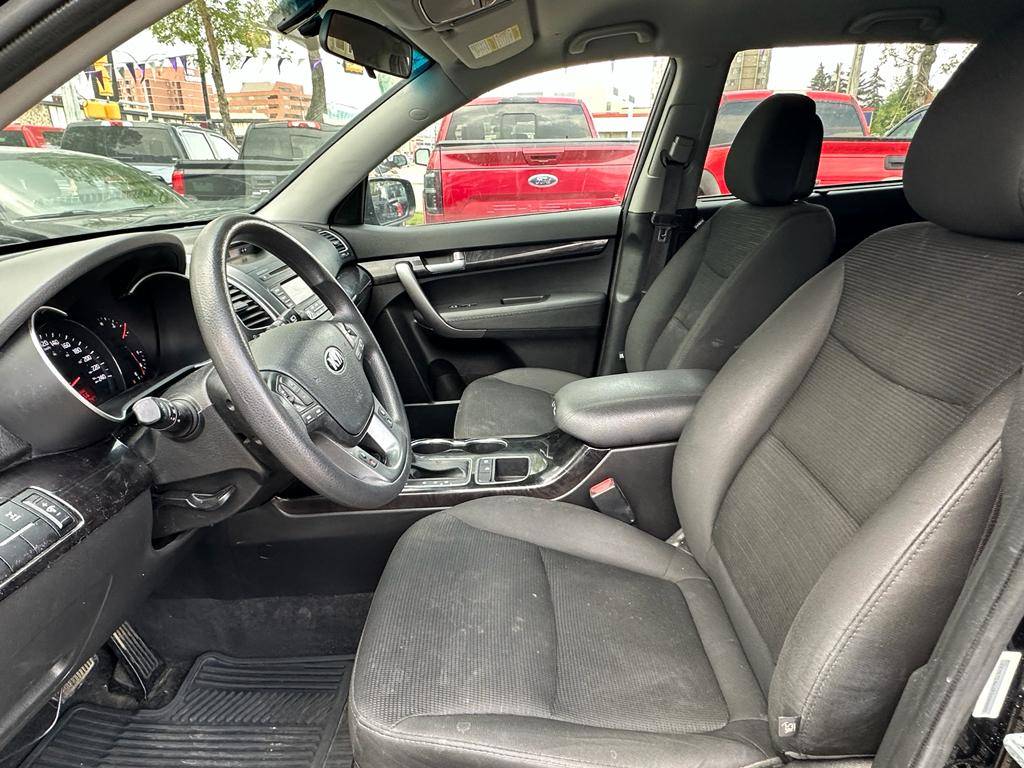 /drivenbyyouautosales/2015-Kia-Sorento-27525683901296105.jpg