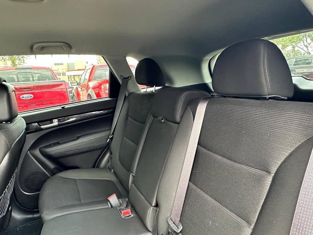 /drivenbyyouautosales/2015-Kia-Sorento-4920753210084068.jpg