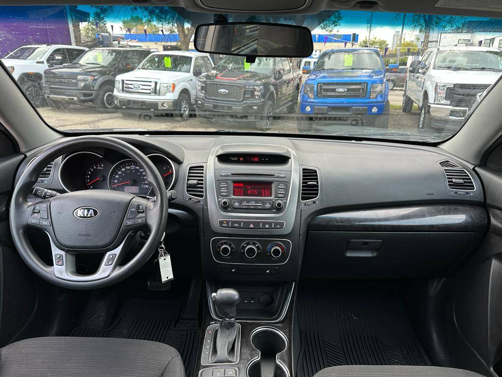/drivenbyyouautosales/2015-Kia-Sorento-8432213567723377.jpg