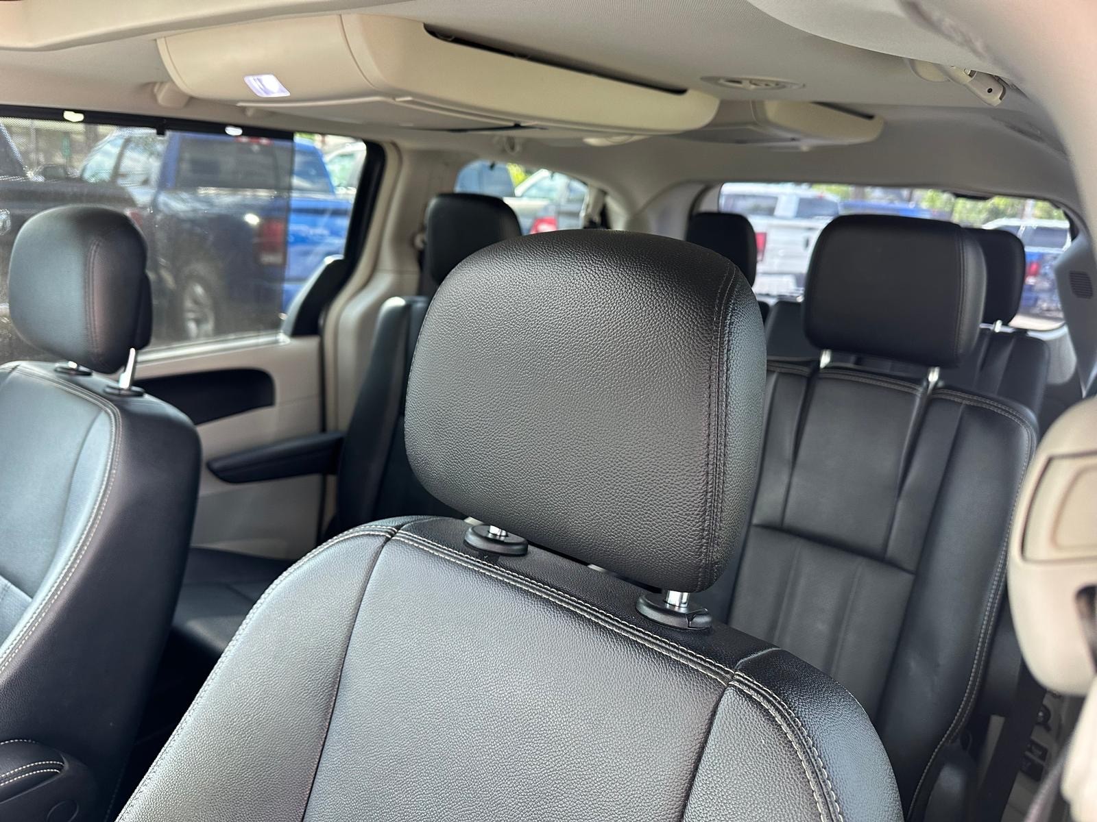/drivenbyyouautosales/2016-Chrysler-Town&-004864083355984095.jpg