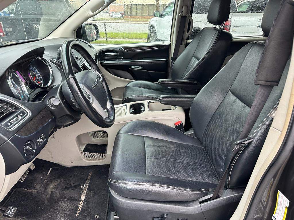 /drivenbyyouautosales/2016-Chrysler-Town&-007038895764375663.jpg