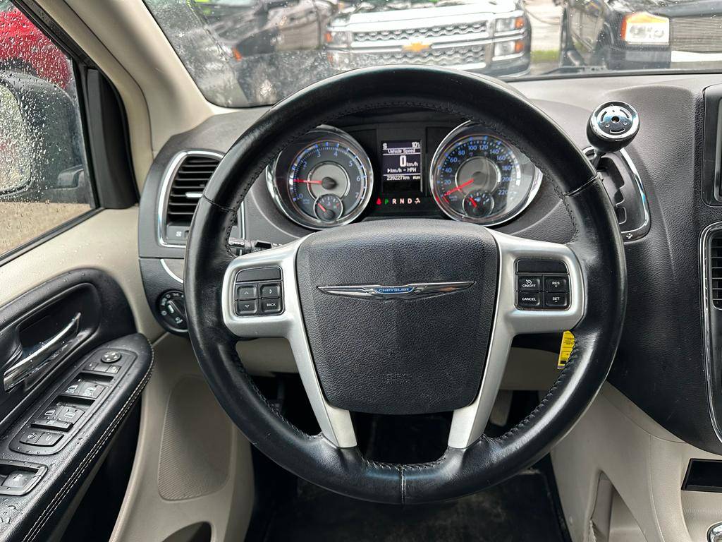 /drivenbyyouautosales/2016-Chrysler-Town&-5865502764762243.jpg