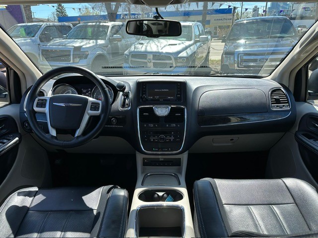 /drivenbyyouautosales/2016-Chrysler-Town&-6927136831796923.jpg