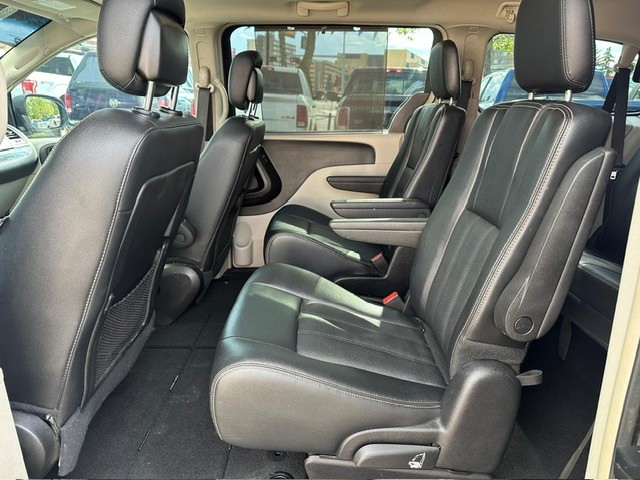 /drivenbyyouautosales/2016-Chrysler-Town&-9438753638138502.jpg