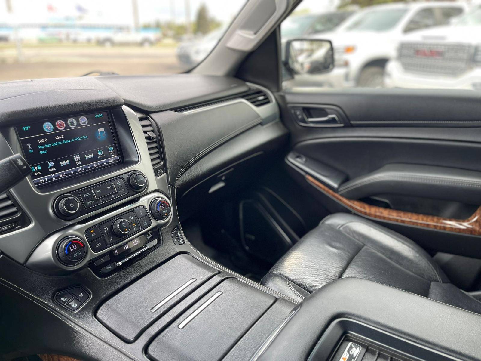 /drivenbyyouautosales/2017-Chevrolet-Suburban-5343187058961758.jpg
