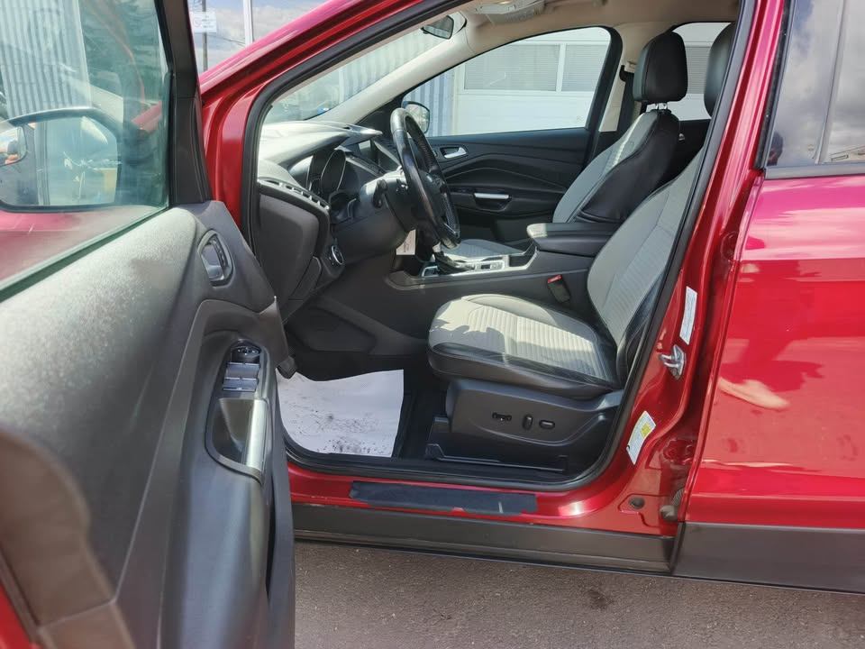 /drivenbyyouautosales/2017-Ford-Escape-6054084104087549.jpg
