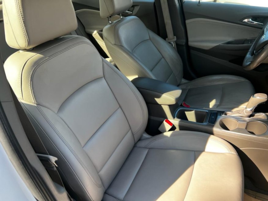 /drivenbyyouautosales/2018-Chevrolet-Cruze-19273121496098056.jpg