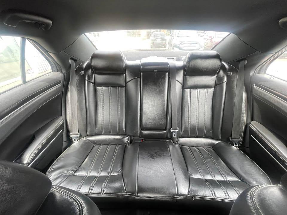 /drivenbyyouautosales/2018-Chrysler-300-8215140133561032.jpg