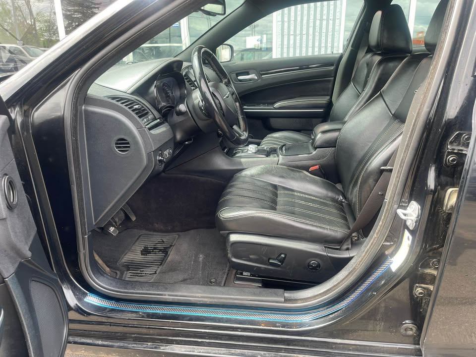 /drivenbyyouautosales/2018-Chrysler-300-925664237839064.jpg