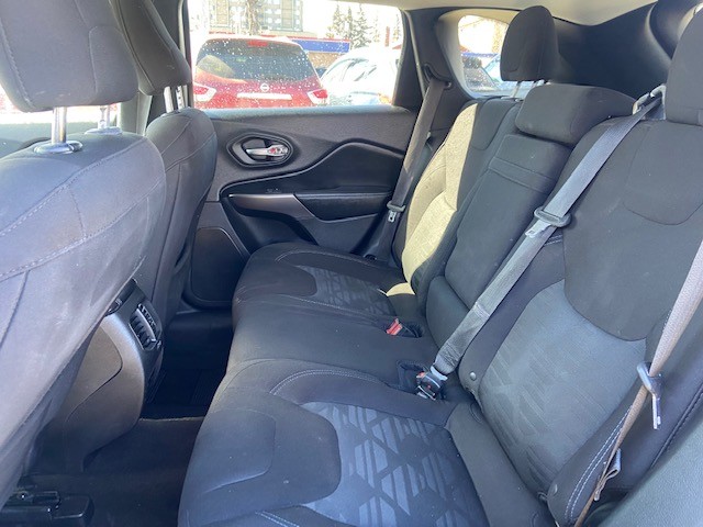 /drivenbyyouautosales/2019-Jeep-Cherokee-40688298302750425.jpg