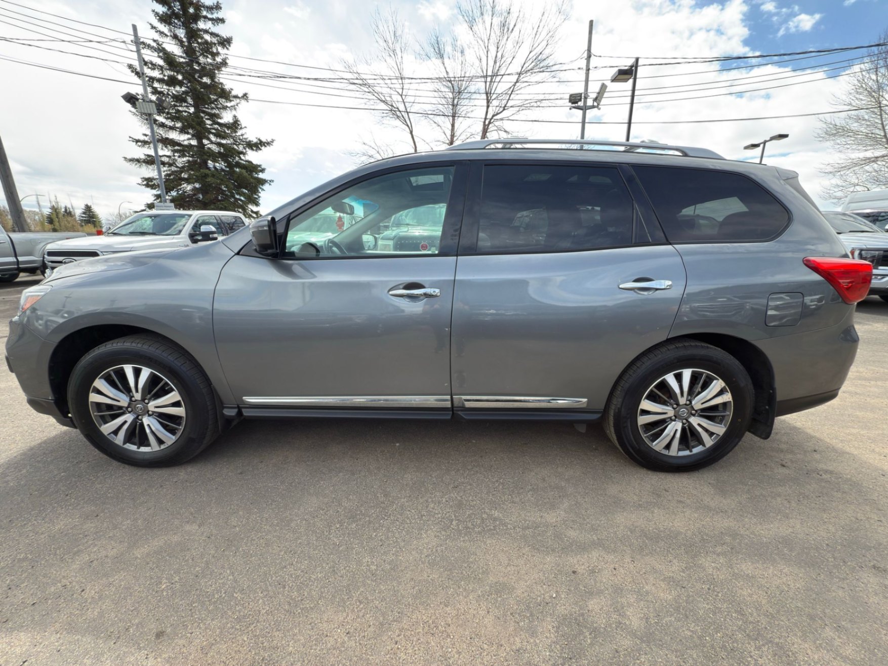 /drivenbyyouautosales/2019-Nissan-Pathfinder-9728512587562357.jpg