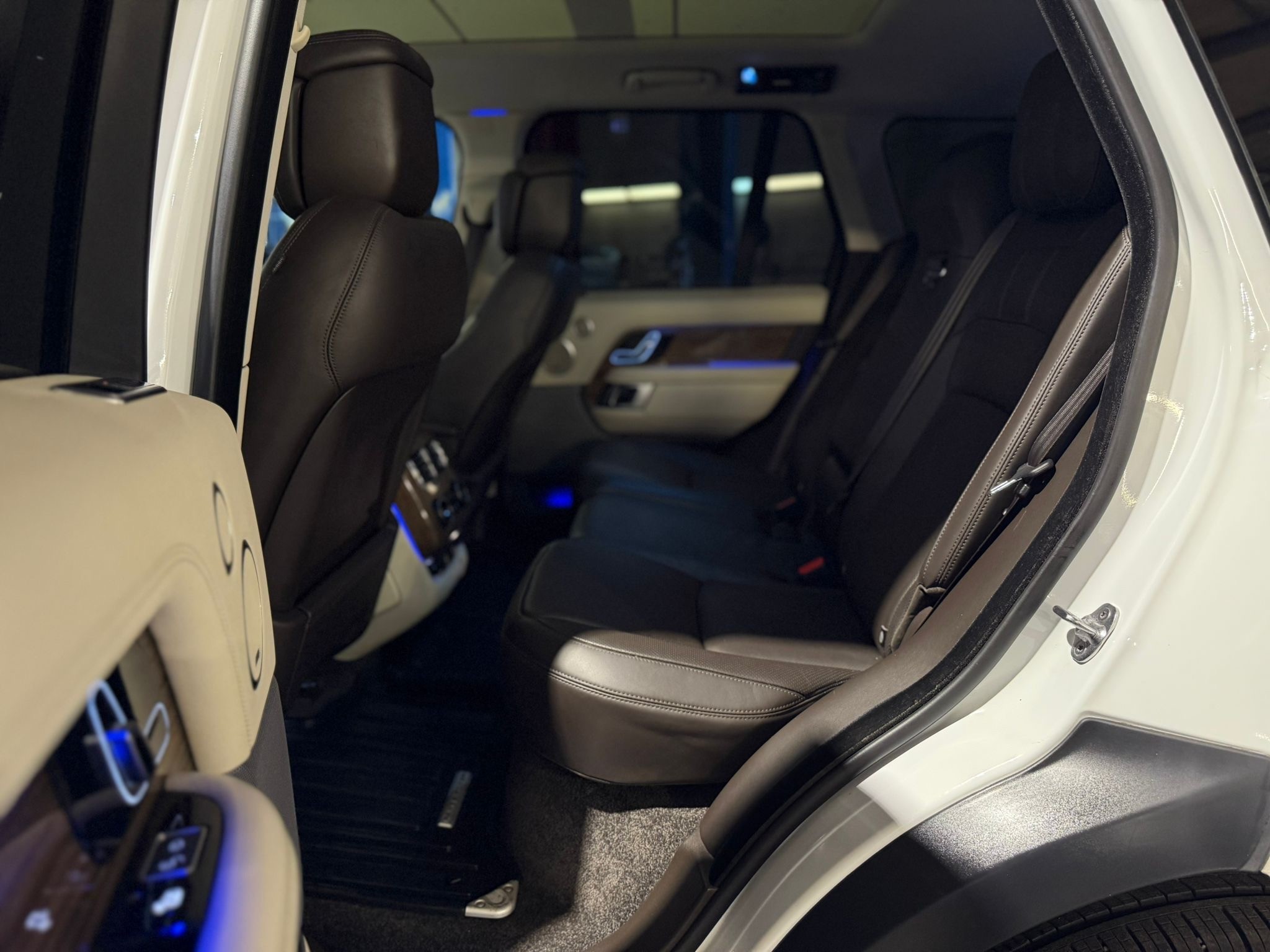/drivenbyyouautosales/2020-LandRover-RangeRover-10244568752573646.jpg