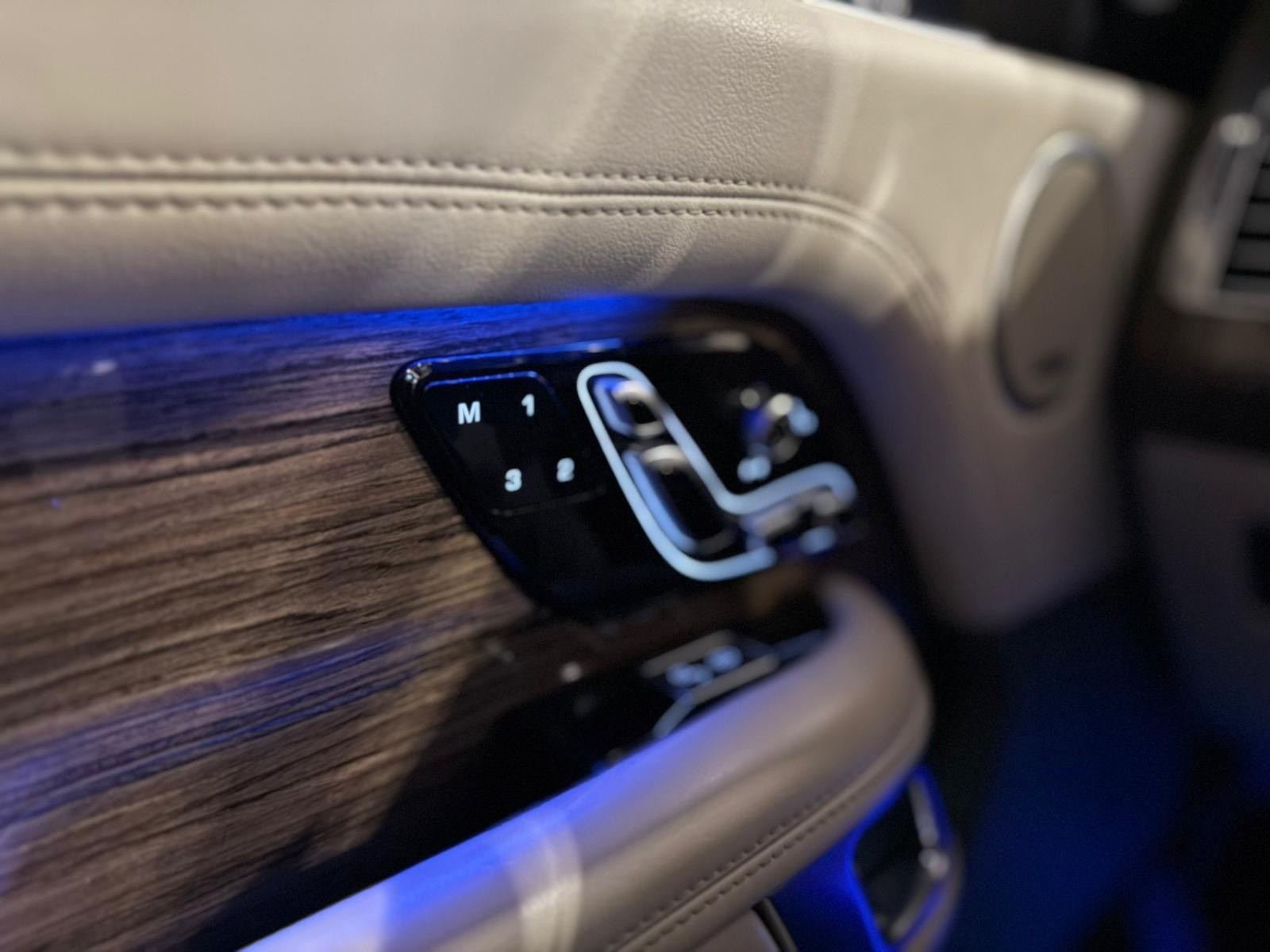 /drivenbyyouautosales/2020-LandRover-RangeRover-2664429577757914.jpg