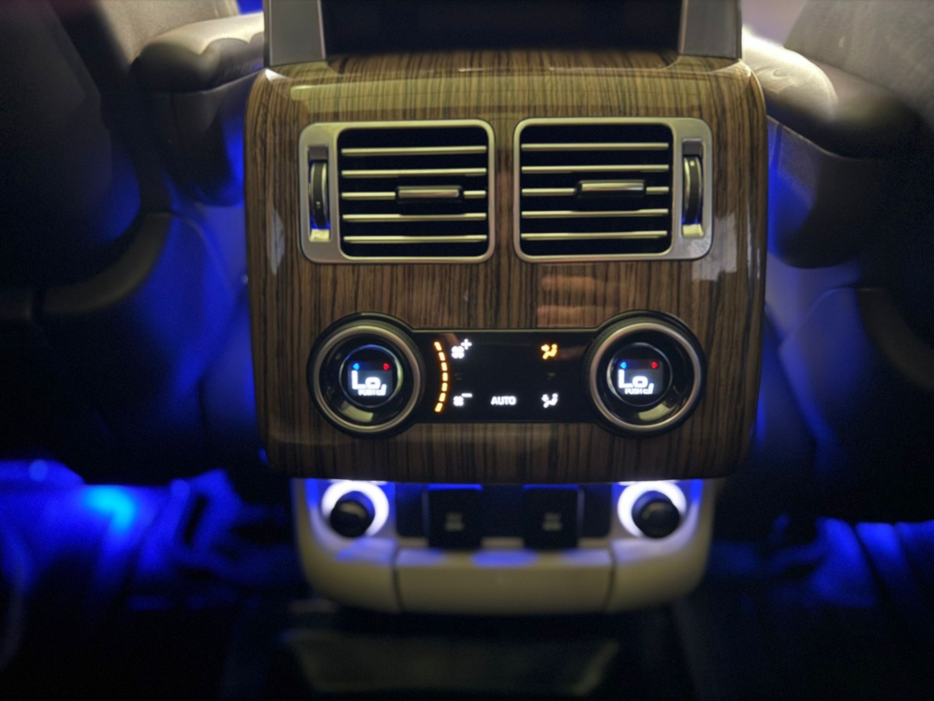 /drivenbyyouautosales/2020-LandRover-RangeRover-5296418101052076.jpg