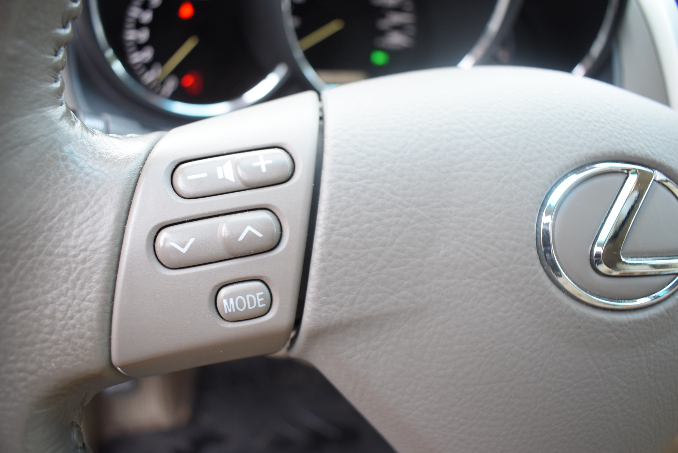 /driveonautoscanadaltd/2006-Lexus-RX330-2866628689296915.jpg