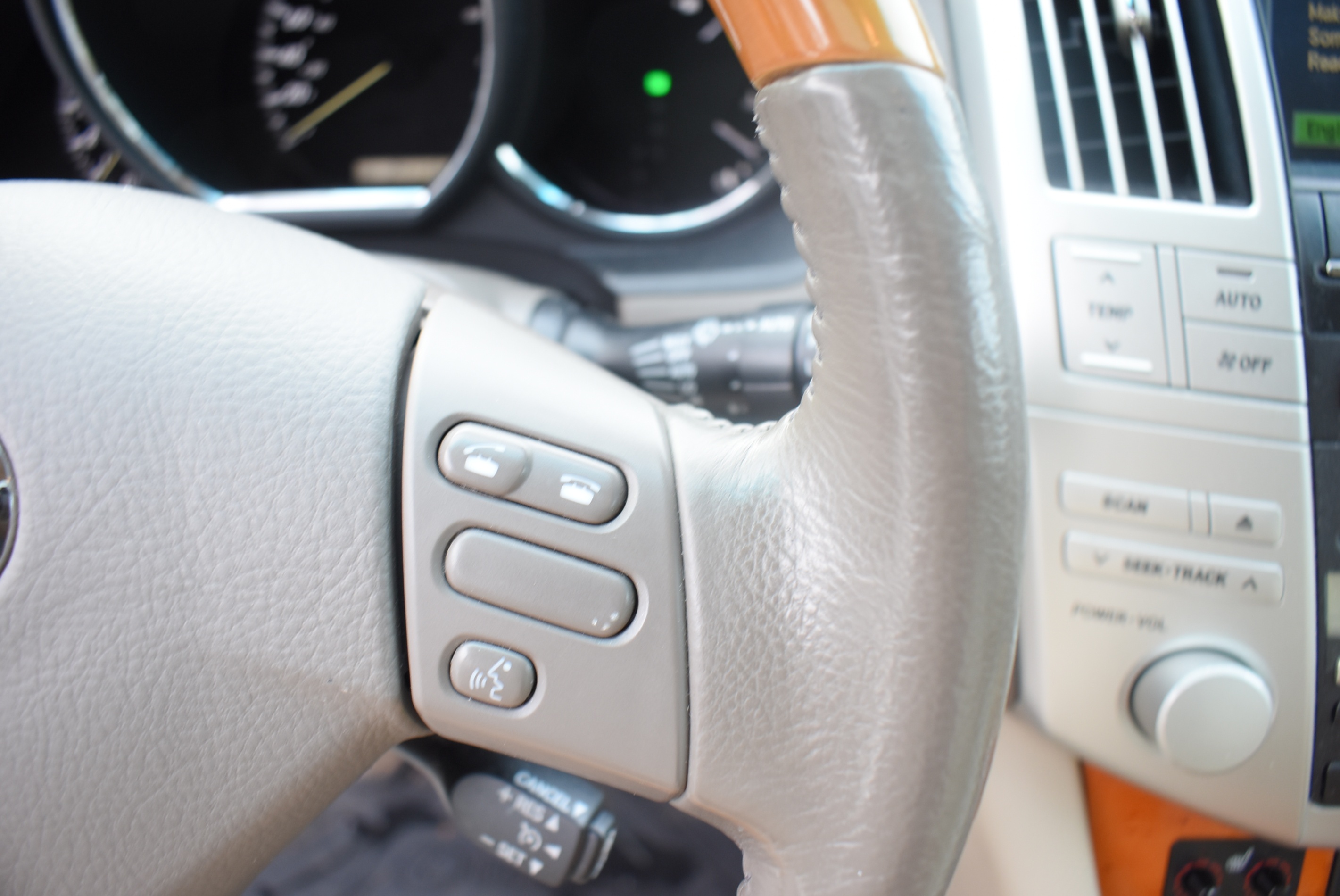 /driveonautoscanadaltd/2006-Lexus-RX330-6412140493801475.jpg
