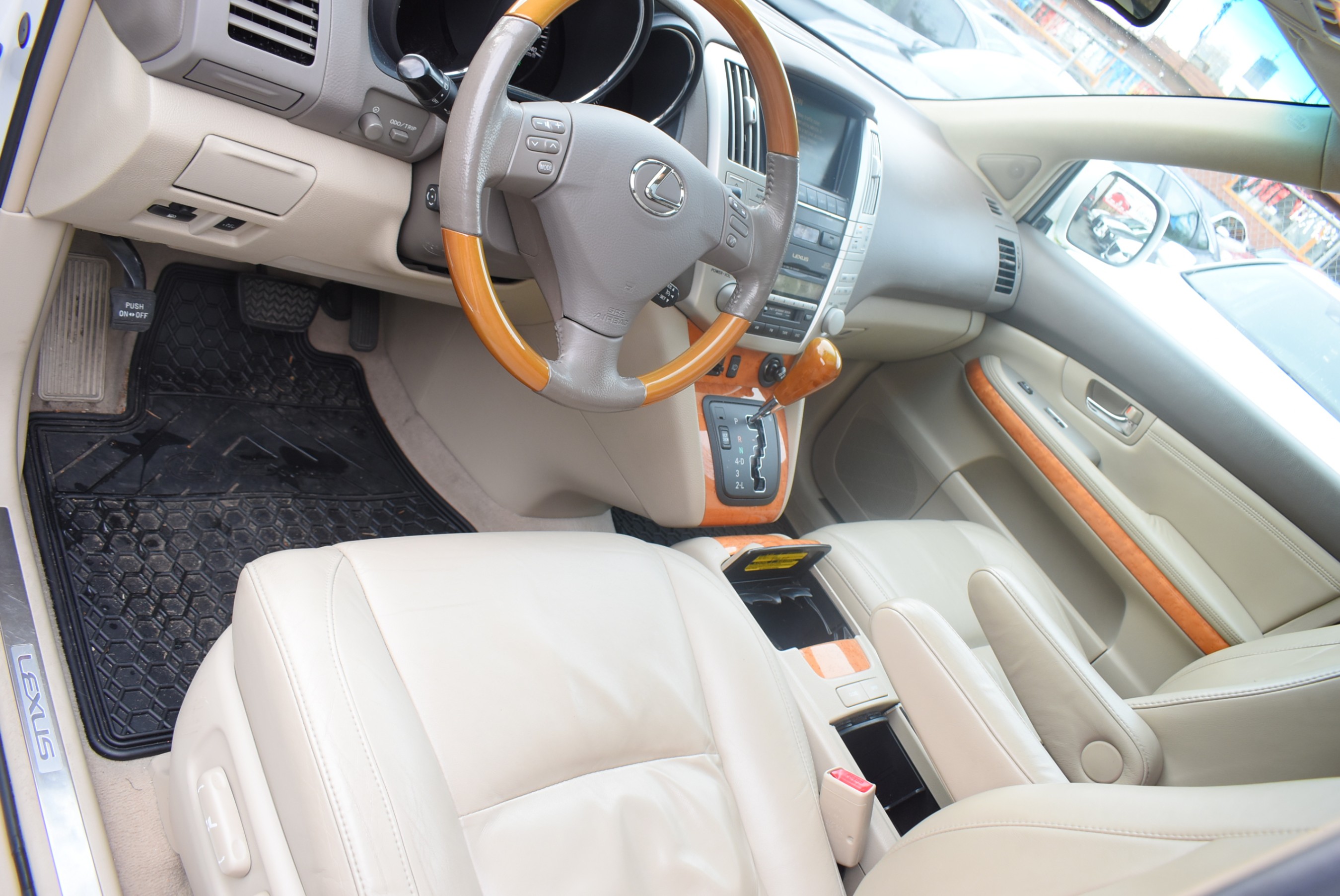 /driveonautoscanadaltd/2006-Lexus-RX330-9795640875531824.jpg